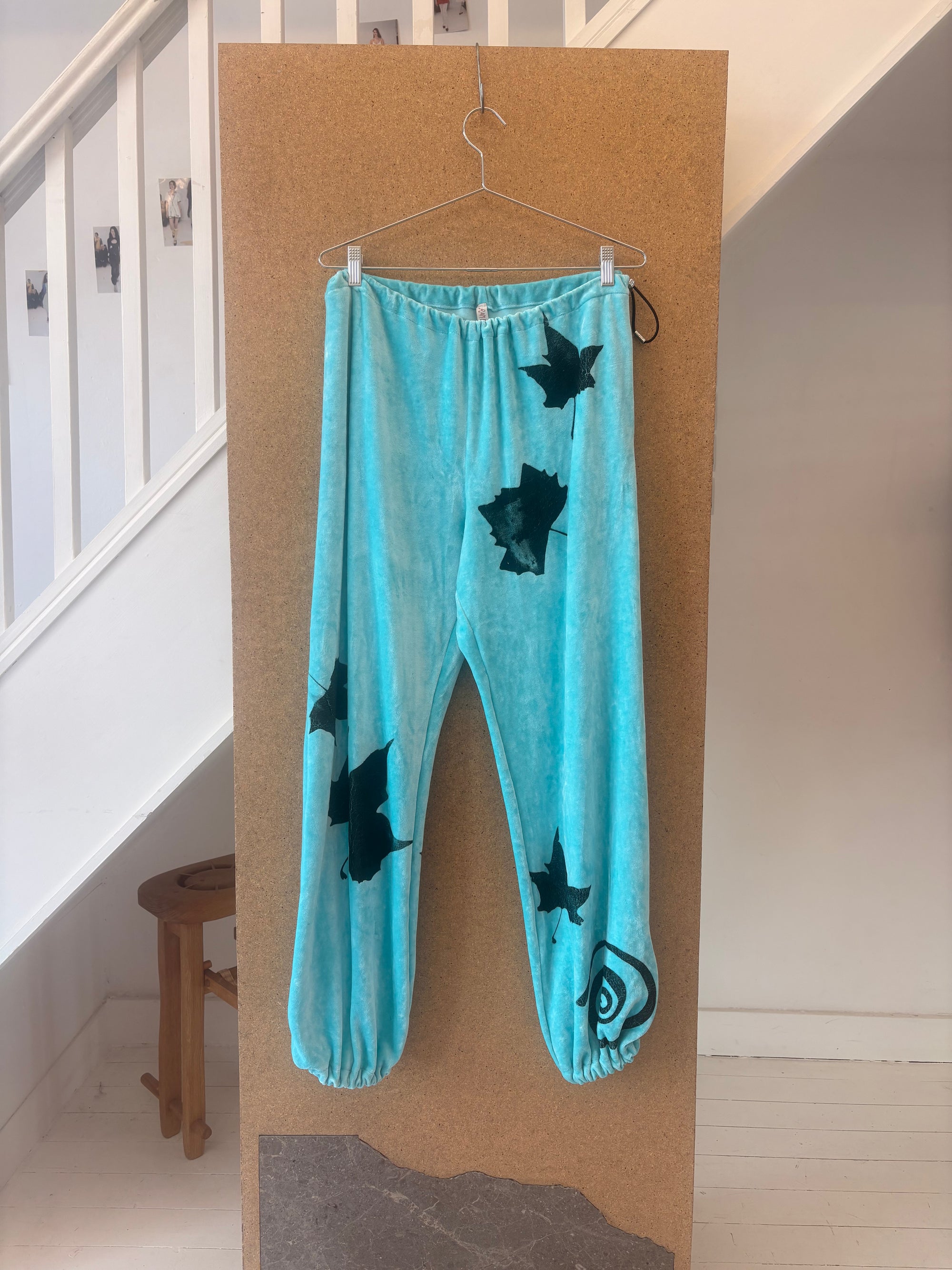 yummy trackpants in aqua - Fit 1
