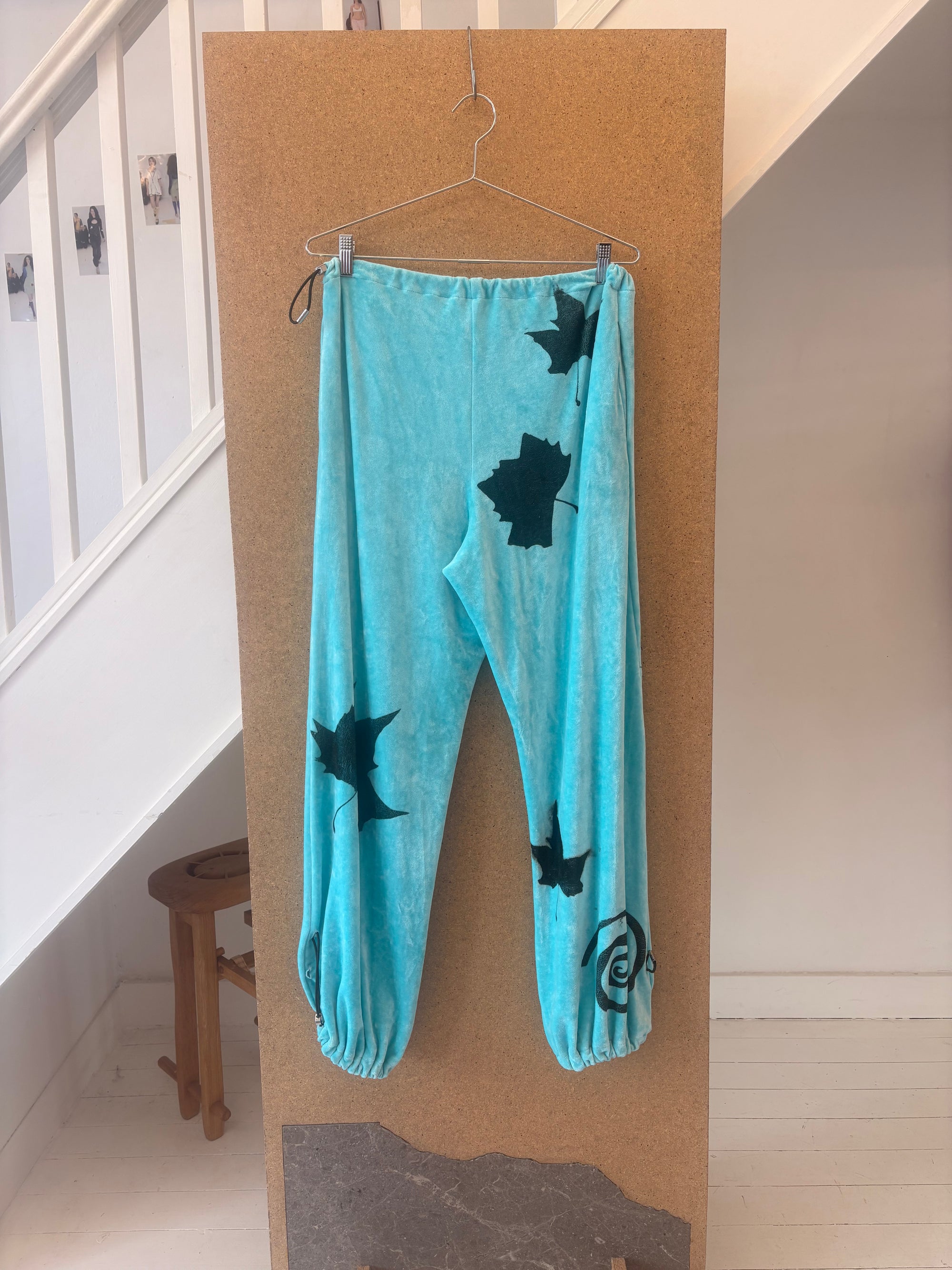 yummy trackpants in aqua - Fit 1