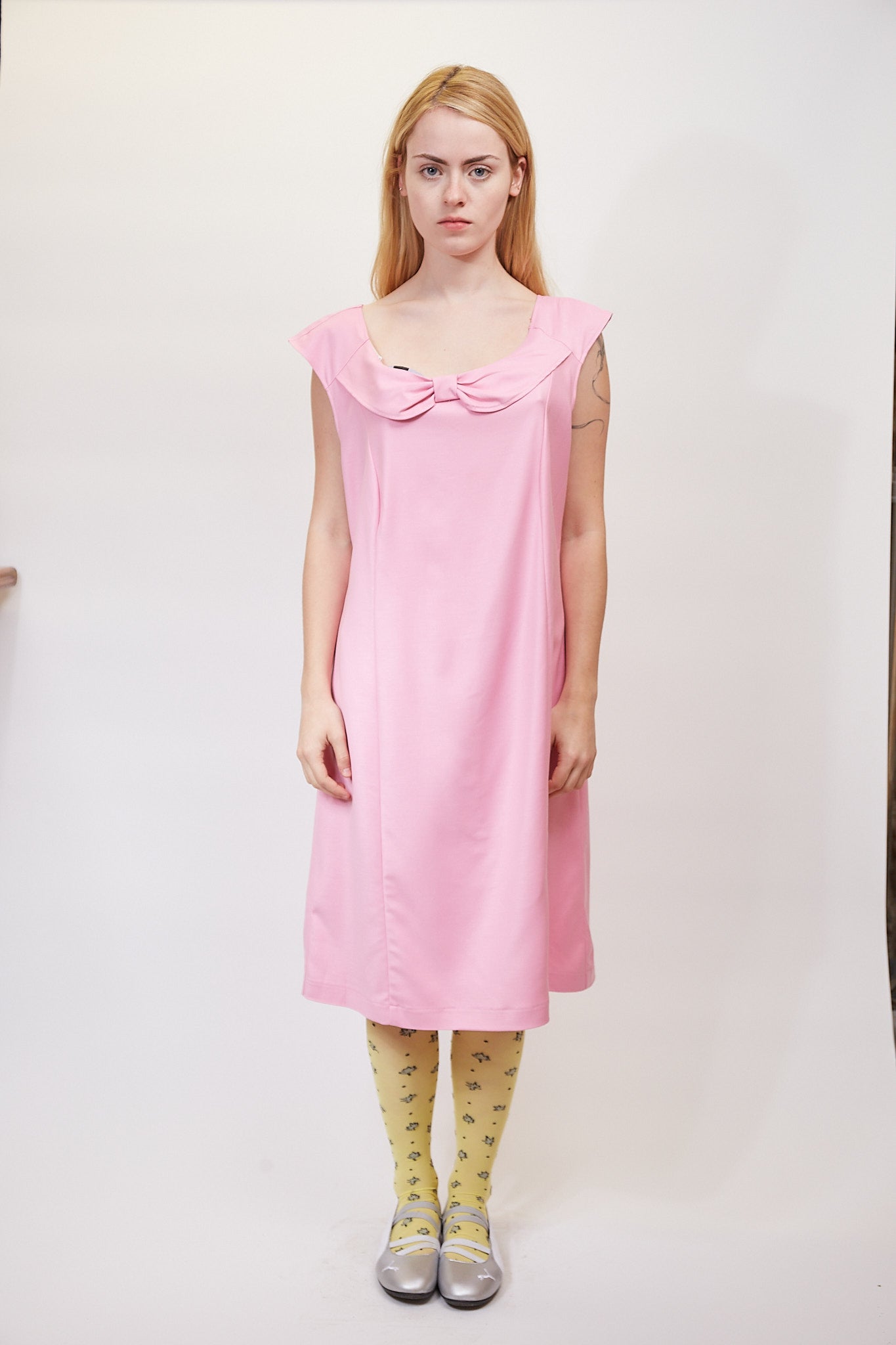 Office bow dress in bubblegum pink