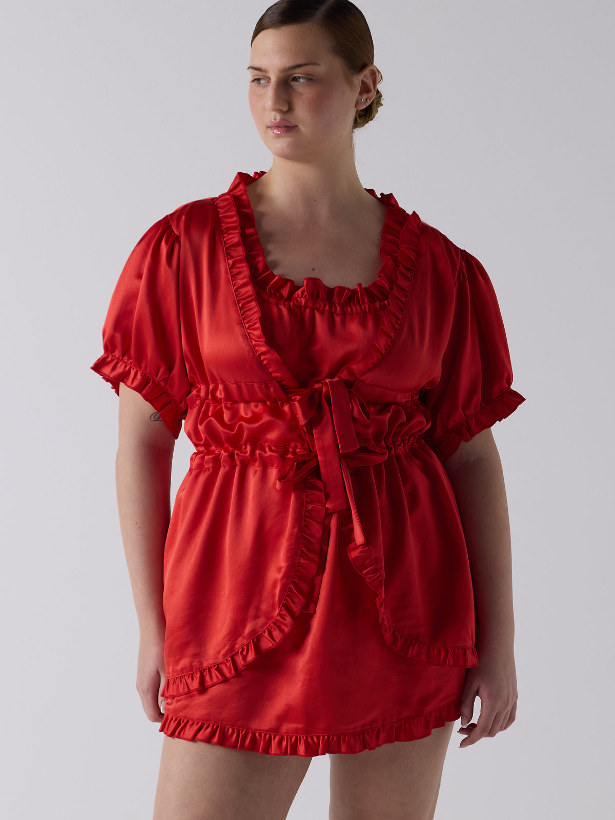 kim wears the babydoll dress in ribbon red, fit 1