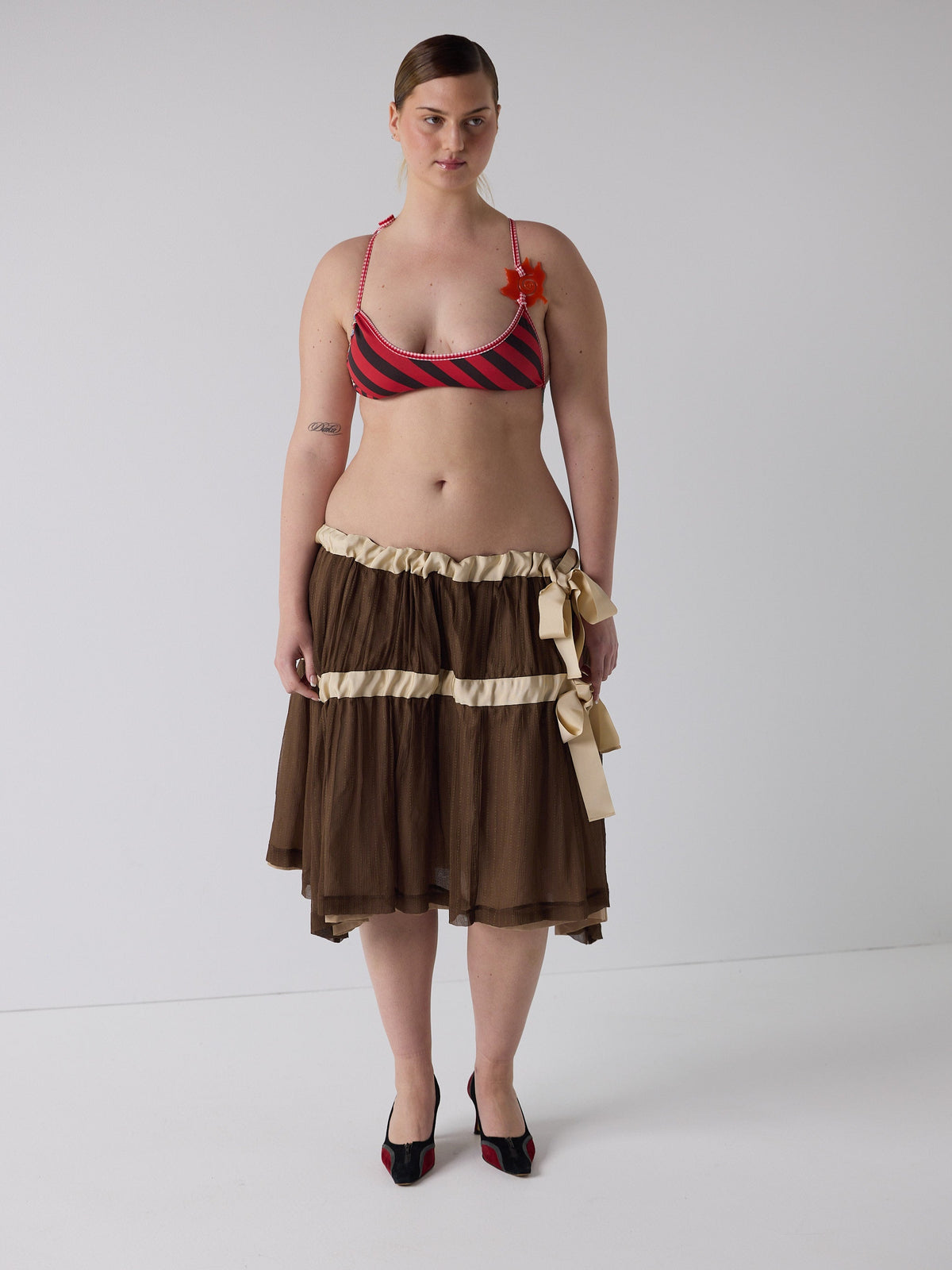kim wears the multiway bikini in asadorita, fit 2