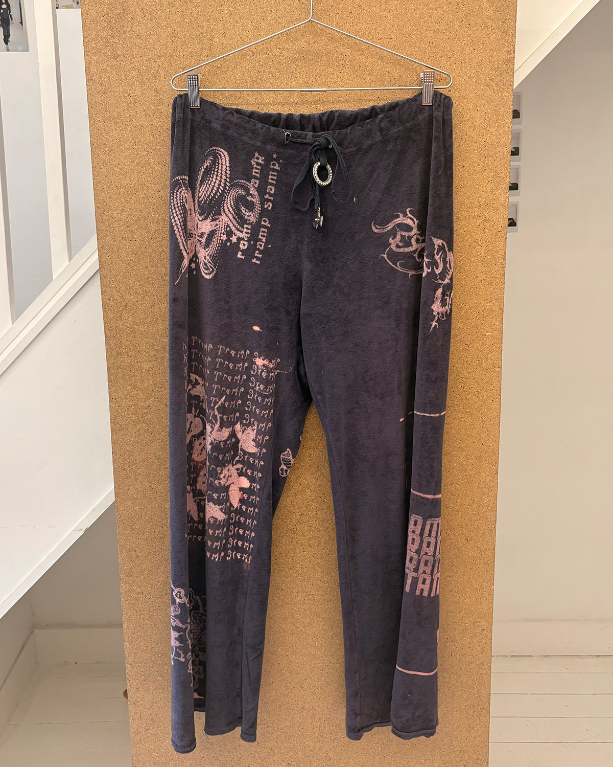 yummy mummy track pants in midnight fit 2